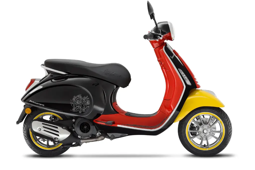 DISNEY MICKEY MOUSE BY VESPA 150 GSO 2024